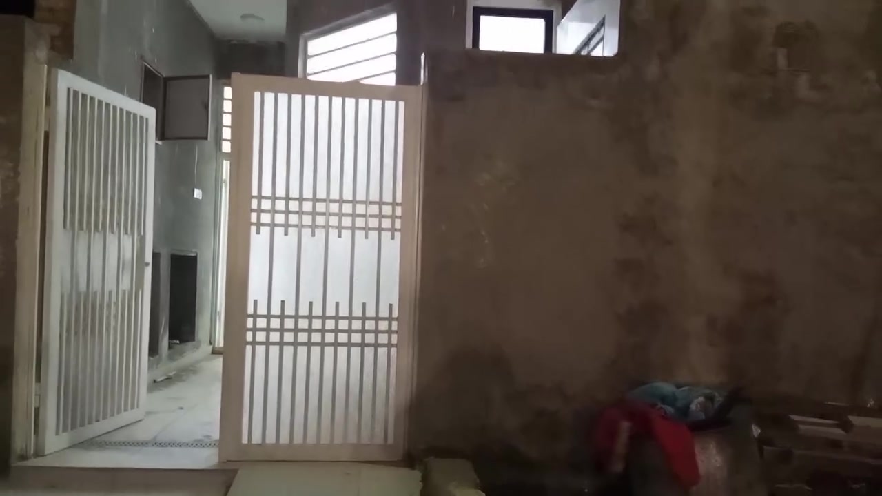 السلام عليكم دار مساحة 100 م حي الهندسين قرب جامعة الامام الكاظم علية السلام الاستفسار الاتصال على رقم ***********
