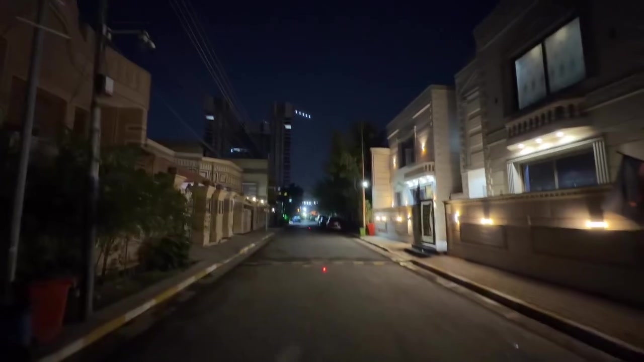 📍 بيت للبيع – الكرادة / حي الطابقين

✨ فرصة مميزة لامتلاك بيت ركن في واحدة من أرقى مناطق الكرادة، بموقع هادئ وقريب من جميع الخدمات، مناسب للسكن أو الاستثمار.

📐 المساحة: 290م²
📍 ركن

🏠 مواصفات العقار: ⭕️ 3 مداخل مستقلة
⭕️ 4 غرف نوم
⭕️ غرفة استقبال
⭕️ هول
⭕️ مطبخ حار
⭕️ مطبخ بارد
⭕️ حمامان
⭕️ حمام خارجي
⭕️ موقع مميز وواجهة ركن

💰 للاستفسار عن السعر:
اكتب تم في التعليقات، أو راسلنا مباشرة لمعرفة جميع التفاصيل.

📞 للتواصل والاستفسار:
***********
📲 متوفر واتساب

🟩 نستقبل جميع العروض والطلبات العقارية.
🟩 نوفر تصويرًا احترافيًا وترويجًا مميزًا للعقارات.

✨ عقارات الأكرم… ثقتكم عنوان نجاحنا.

#عقارات_الأكرم #عقارات_بغداد #عقارات_العراق #الكرادة #حي_الطابقين #بيت_للبيع #عقار #استثمار_عقاري #بيوت_بغداد #LuxuryHomes #BaghdadRealEstate #IraqRealEstate
