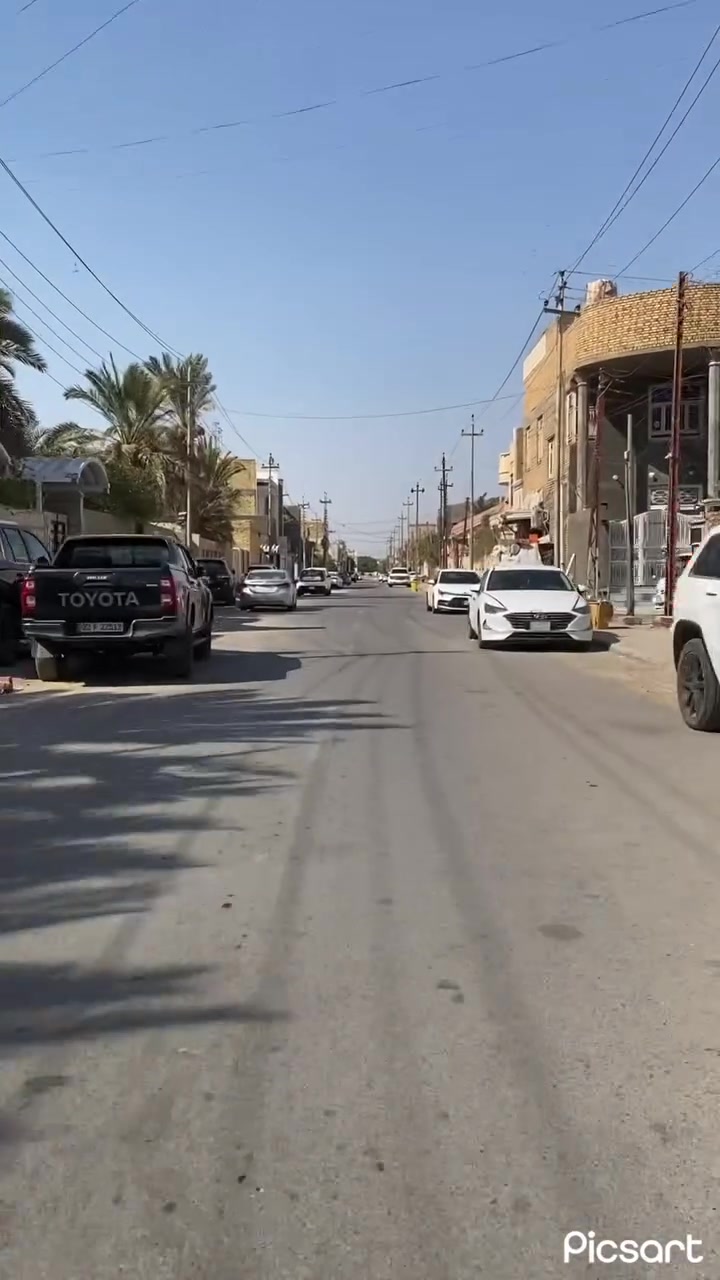 يوجد بيت للبيع بحي اور الاولى شارع الطب العدلي فرع اسواق الشورجه المساحه 175م الطابق الاول غرفه نوم  واستقبال وصاله ومطبخ حار وبارد وحمام داخلي وخارجي ومناور عدد 2 والطابق الثاني غرف نوم عدد 3 وصاله وحمام البناء درجه اولى   للاستفسار ع الرقم ***********
