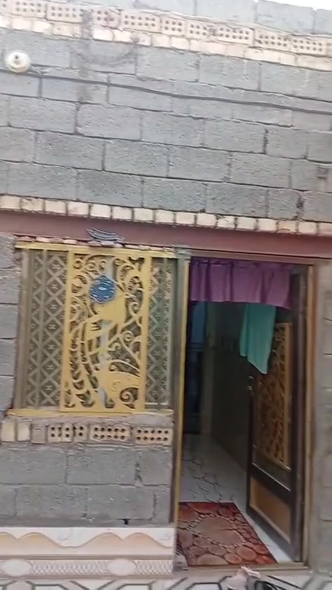 سلام عليكم دار بيع مستعجلين 400 متر بل شبانات بزل لثالث 200مبنيه و200حديقه سعر 125وبيه مجال لستفسار***********
