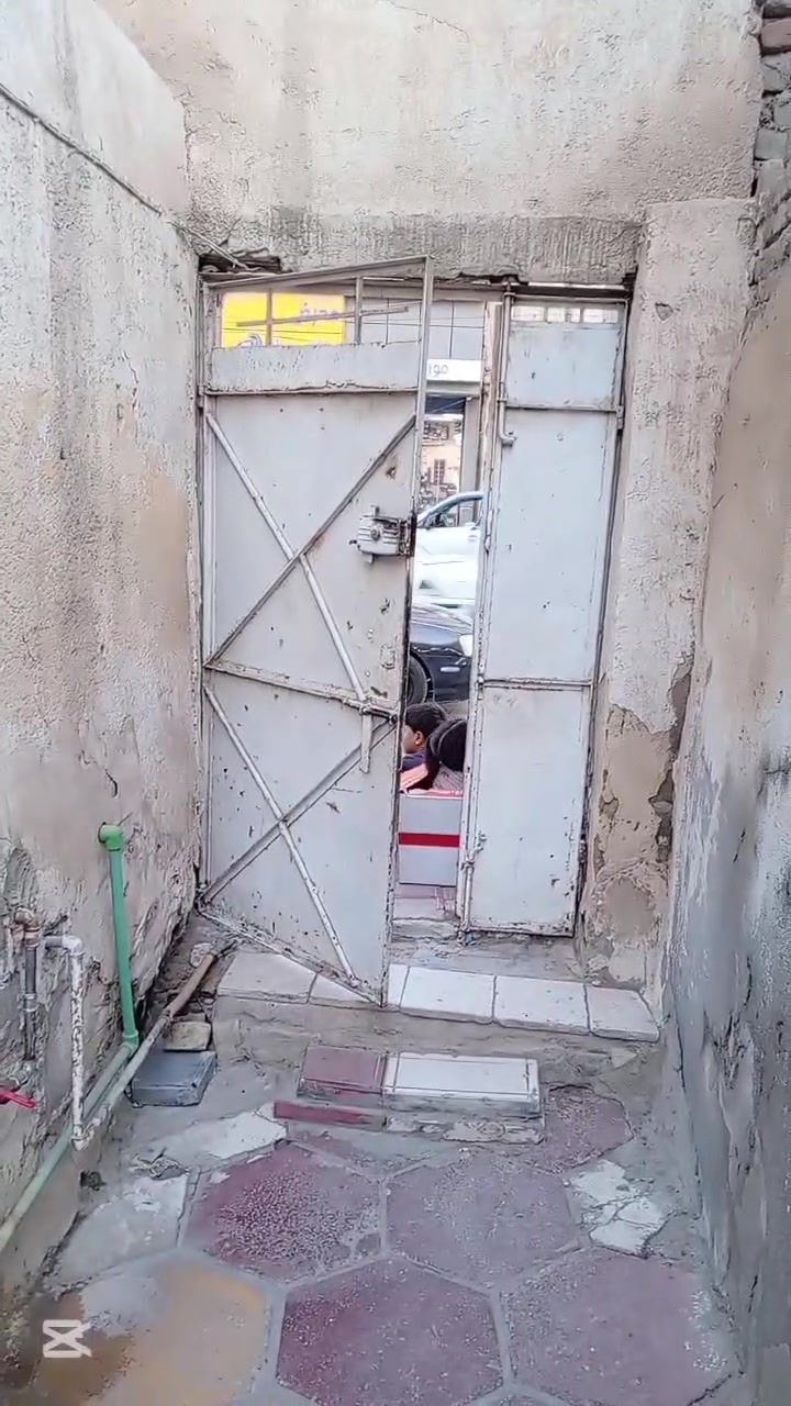 دار للبيع المساحه ٥١١  مترطابو مجاور مطعم المنسف بالشعله الاستفسار الاتصال على الرقم ***********
