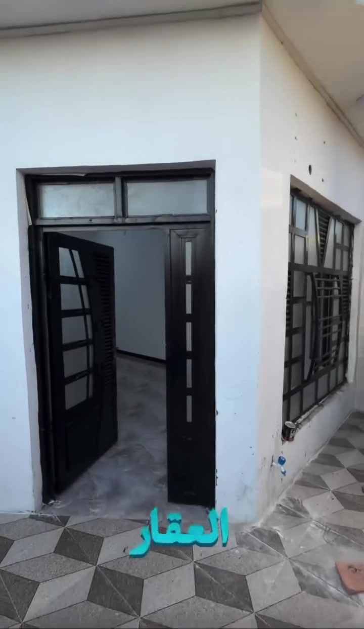 🏡 مشتمل للبيع 
شارع 10

طابو صرف 
البناء  طابوك  طابق واحد

رقم العقار 17866

بسم شخص واحد تحويل مباشر

يحتوي  على مطبخ واستقبال وصاله ومنور 

 وصحيات وغرفه واحده 

📐 المساحة الكليه :125 مربع
📏 الأبعاد:

- الواجهة: 6.25
- العمق (النازل): 20متر
 
السعر  87 بي مجال 

شارع 10 

📍 العنوان: الفلوجة – حي الشهداء (الامين) 
قرب مدررسة الاعظميه

📞 للاستفسار والتواصل: ***********
***********
‎***********
