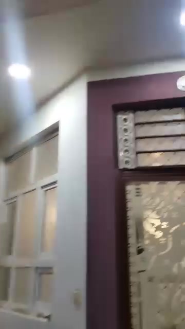 السلام عليكم دار للبيع مساحته 100 متر واجهيه 5 ونزال 20  والبيت شوفت عينكم  مفول من  كاشي وسقوف ثانويه وصحيات كله سيراميك  والمطبخ كله سيراميك مكان البيت بعقوبه المفرك شارع العريض..  ولي يحب يستفسر اكثر يتصل هاذا رقم

***********
