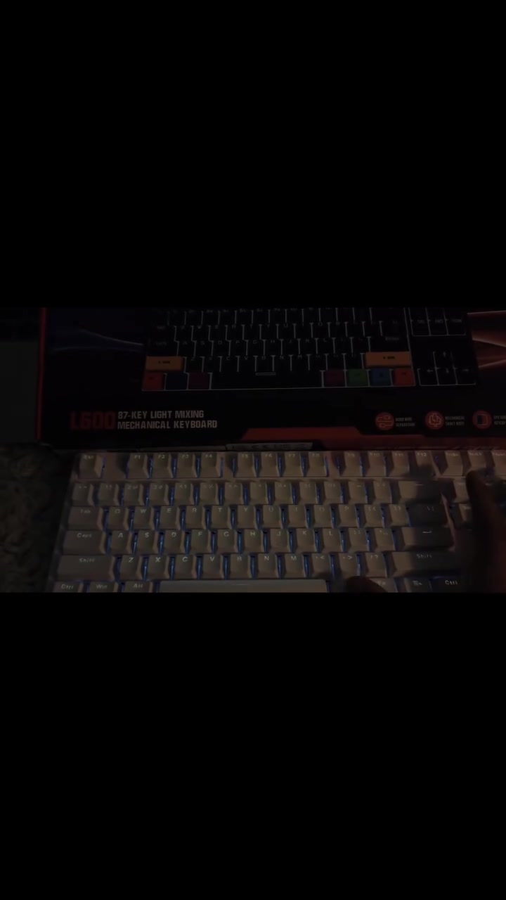 ( جديد لوك بالكارتون مامستخدم  )
🔥 للبيع كيبورد Gaming ميكانيكي HXSJ L600 🔥
⌨️ HXSJ L600 – Mechanical Gaming Keyboard
🎮 تصميم احترافي ومناسب للـGaming والاستخدام اليومي
🔢 87 مفتاح – TKL بدون لوحة أرقام، حتى يوفر مساحة أكبر للماوس
⚙️ Mechanical Switches لسرعة استجابة وإحساس أفضل بالكتابة واللعب
💡 إضاءة خلفية بتصميم Gaming أنيق
🔌 توصيل سلكي USB
🎯 استجابة سريعة ومناسب خصوصًا لألعاب الـFPS
🖥️ حجم عملي ومريح للمكتب والـGaming Setup
🏗️ تصميم متين ومناسب للاستخدام الطويل
🎨 شكل Gaming احترافي مع أزرار ملونة
📦 الحالة: مامستخدم لوك
💰 السعر: 40،000 د.ع
📍 المكان: كركوك
📩 للتواصل والاستفسار ***********
