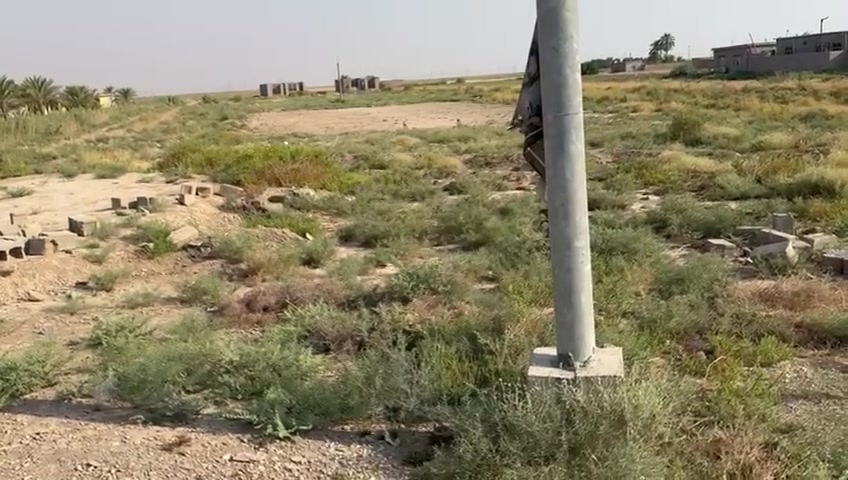 السلام عليكم ارض زراعيه في منطقه شضيف تبعد عن الشارع العام 3 كيلو مساحه الأرض 60 دونم الأرض تحتوي على ماء سأله خاص للارض وماء مشروع ماطورهه موجود وتحتوي على هياكل بناء حديث على قانون 117 للاستفسار مراجعه مكتب عامر للعقار نزلت حسينيه أو التصال على الرقام التاليه ***********او ***********
