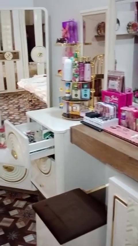 غرفه تركيه جديده
عنوانه الانبار عامريه الفلوجه 
الغرفة فول
السعر 3مليون
***********
