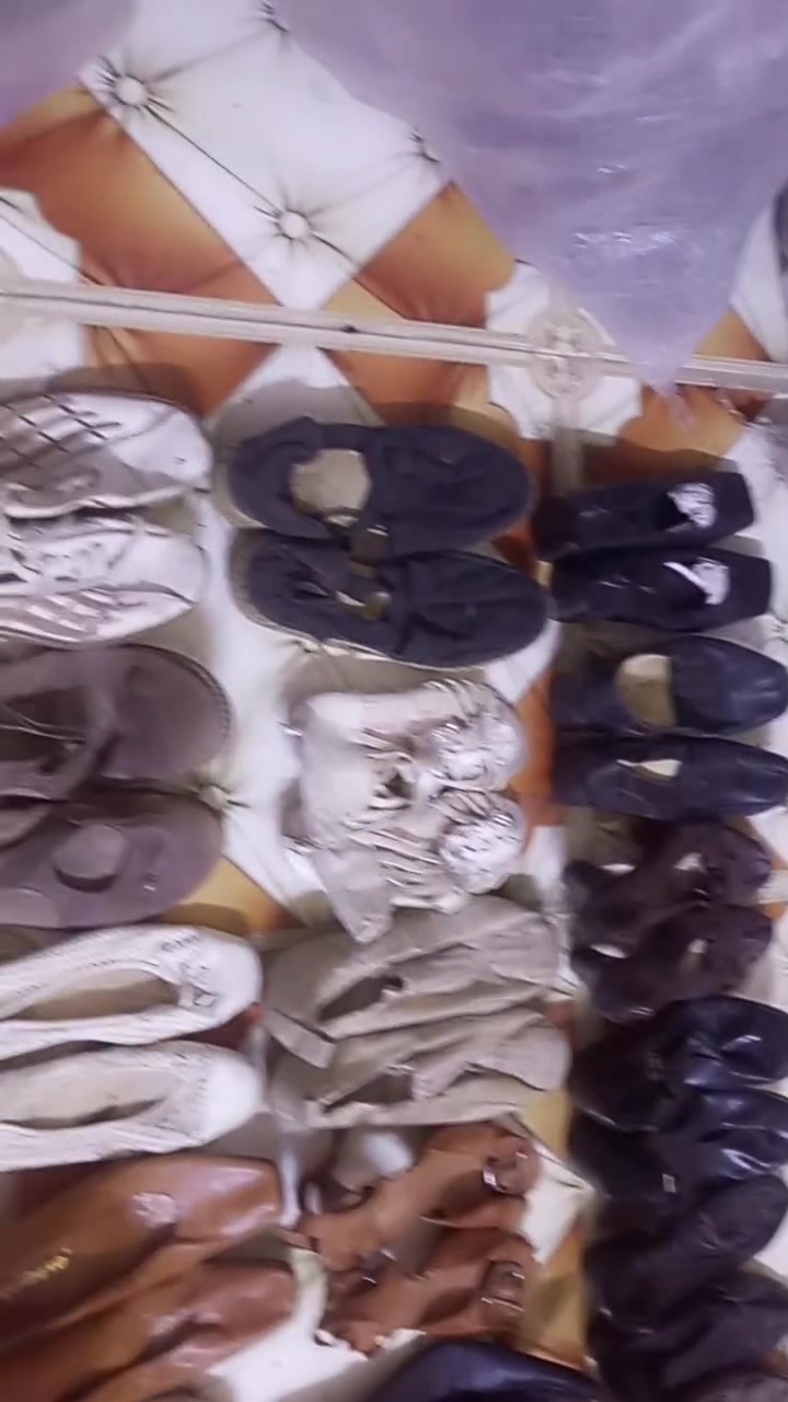 احذية نسائية • كعب عالي • ٩٥٠زوج