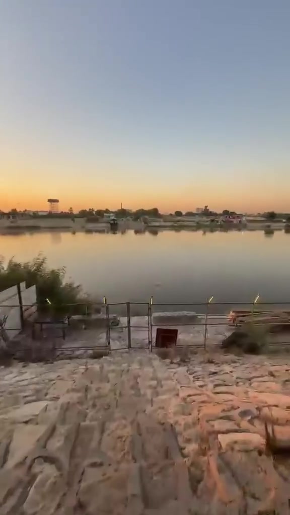 سلام عليكم توجد شاليه لليجار الموقع الدوره البوعيثة للستفسار عل هاذ الرقم *********** موثقه بتطبيق اجرلي
