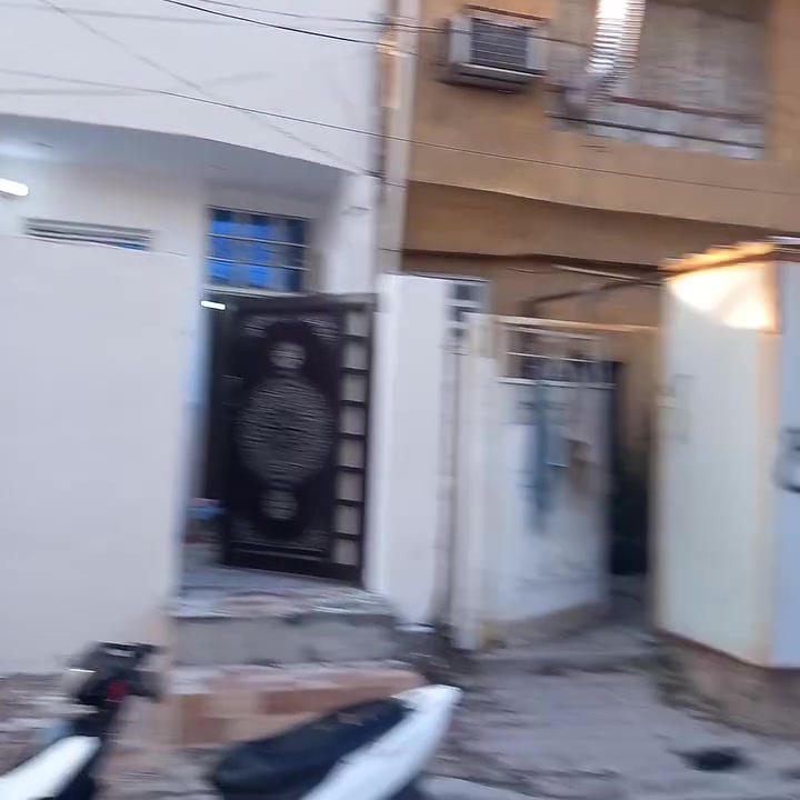 سلام عليكم دار للبيع مساحة ٧٥ متر مربع بيت كامل   منطقة ال١٣ الحسينيه الراشدية قرب أسواق هيثم السعر ٥٢ وبي مجال الشراي يتصل على هاذ الرقم ***********
