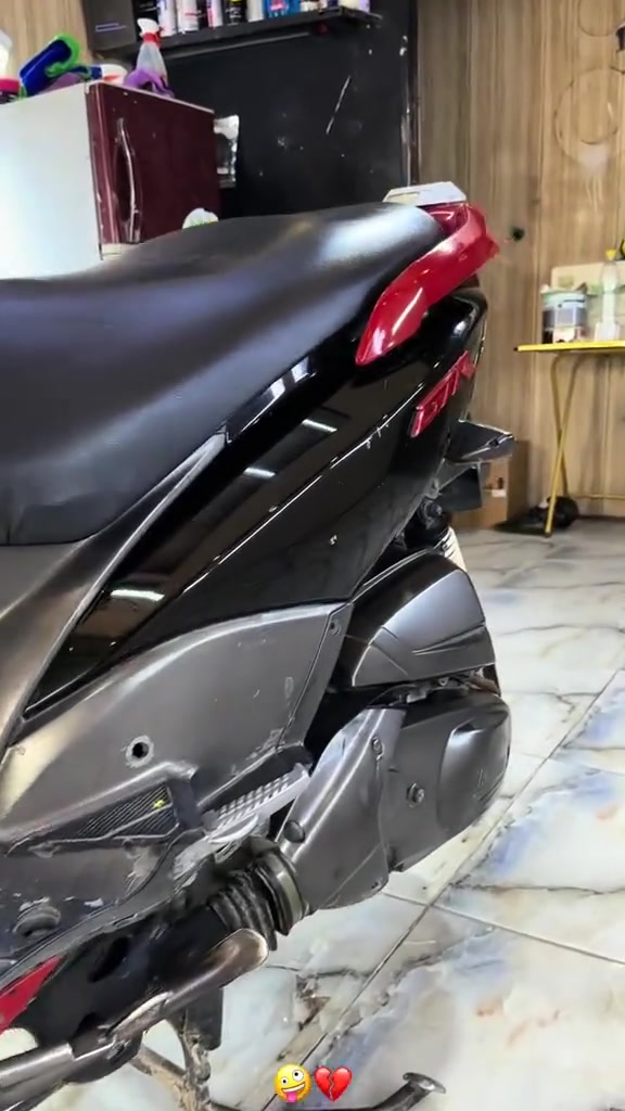 السلام عليكم جيتي ار للبيع كفاله عامه مكينه تشك الكاع جيب فيتر وفحص سعرها مليون وربع وبي مجال قليل نقصها فقط الحاضن مكسور ومابين مكنها زعفرانيه ***********

