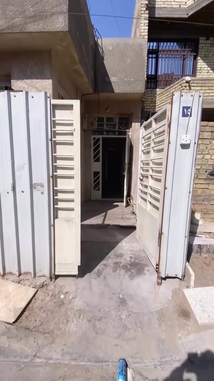 بيت ارضي • الدلفيه الساحه • غرفة نوم