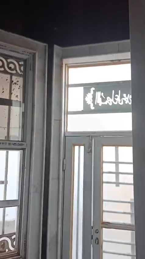 🔷 السلام عليكم ورحمة الله وبركاته
🏡 فرصة مميزة لامتلاك بيت حديث في كربلاء المقدسة – حي الإطارات
✅ الموقع: حي الإطارات ✅ على شارع 20 متر شبه تجاري ✅ يحتوي على محل مؤجر حاليًا يوفر دخلًا شهريًا ✅ المساحة: 200 م² (10×20) ✅ طابقان ✅ بناء حديث (2025) بمواصفات ممتازة
💰 السعر: 450 مليون دينار عراقي مع وجود مجال للتفاوض.
📹 باقي التفاصيل والمعاينة موضحة في التصوير.
📞 للاستفسار والاتصال: *********** ***********
📍 مكتب الميامين للعقار نستقبل جميع العروض (بيع • إيجار • شراء) العنوان: كربلاء المقدسة – حي الوفاء – قرب ماركت المعالي.
