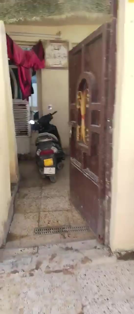 سلام عليكم من رخصت المدن عدي بيت عارضه لبيع البيت بحي طارق الوسط الميه  وعشرة غريب عل وسط من تيل 16عالم حليب سعر 35وبي مجال الاتصال ***********كل خدمات متوفره
