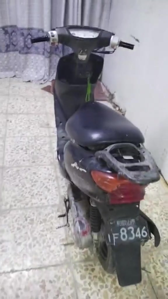 دراجه عصفوريه 60 خبط للبيع 
السعر 175  الف 
مكاني بغداد مدينه الصدر منطقة حي الكوفه
الاتصال على الرقم ( *********** ) 
وات ساب موجود
