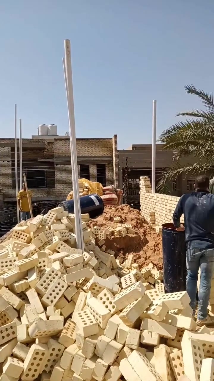 السلام عليكم كادر خلفات بناء مصري شغل درجة اولى اسعار مناسبه للجميع رقم الواتساب ***********
