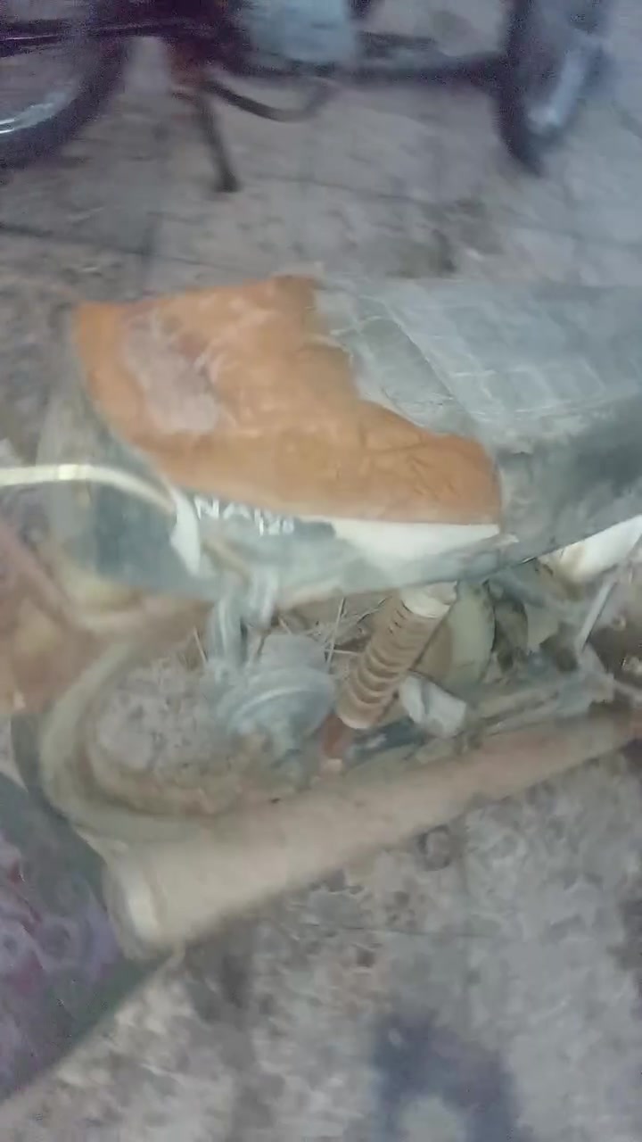 للبيع دراجه جانت متروكه محركها ما مفتوح مثل ما موجود بل فديو سعر 120 وبيها مجال مكاني بصره ابو خصيب رقم الهاتف ***********
