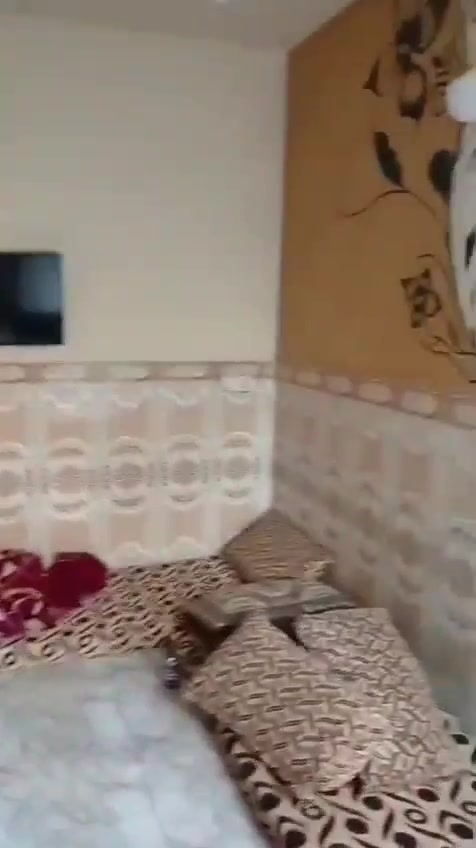 بيت للبيع في بغداد الدورة منطقه الوادي قريب على سريع الدورة
٩٢ متر مساحة واجهة ٤ ونص يحتوي على ٣ طوابق ٤ غرف نوم ٣ حمامات بناء ٢٠١٩
سعر البيع 185مليون
للتواصل واتساب 
 ب***********