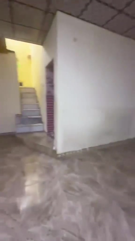 🏠شقة للإيجار  – المعقل
📍 الموقع: المعقل ، خلف شارع الوندري او الحر الرياحي سابقاً
📐 المساحة: 150 م² 
التفاصيل : 
((الغرف 3 / صاله / مطبخ / صحيات / سطح)) 
الباب واحد و درج خارجي 
الشقه جاهزه من كلشي 
مطلوب عائلة فقط
💰 السعر:550 قفل 🔒
تواصل***********
