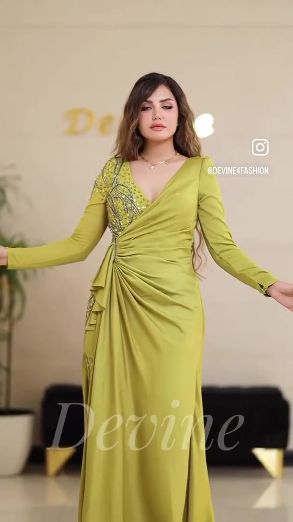 فستان • مقاس ٤٤ • ملبوس مره