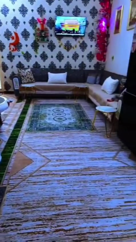 ساحه البيت 100متر يحتوي ع استقبال مطبخ وصاله مفتوحه مجمع وصحيات دخلي وخارجي وغرفه  طابق الثاني بيتونه مفتوحه ع كد صاله البيت وطارمه البيت جبيره ومنور للغرفه  البيت جديد درجه واله البناء البيت 2026 هذا رقم 📱***********ماء باب 🚪 بيت 🏠 الكهرباء قريب علا شارع عنوان بابل الطمهازيه قرب بانزين خانه بانها طابوك كونكريت صطح فرشي طابو زراعي سند 25 تحول
