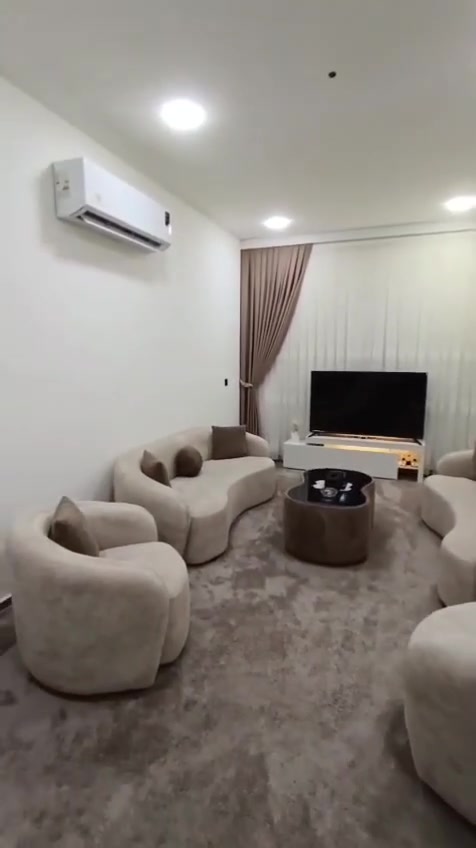 مستعمل شي قليل سبب البيت الولد شال بيت اصغر ويريد ايبيعه ***********
