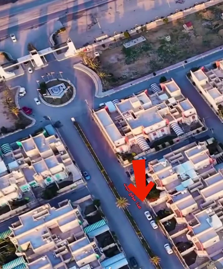 بيت في مجمع السلام السكني عالشارع العام موقع مميز ***********
200  م طابو  ٣ غرف نوم وتغييرات بالبيت مع حديقه واشجار فواكه
