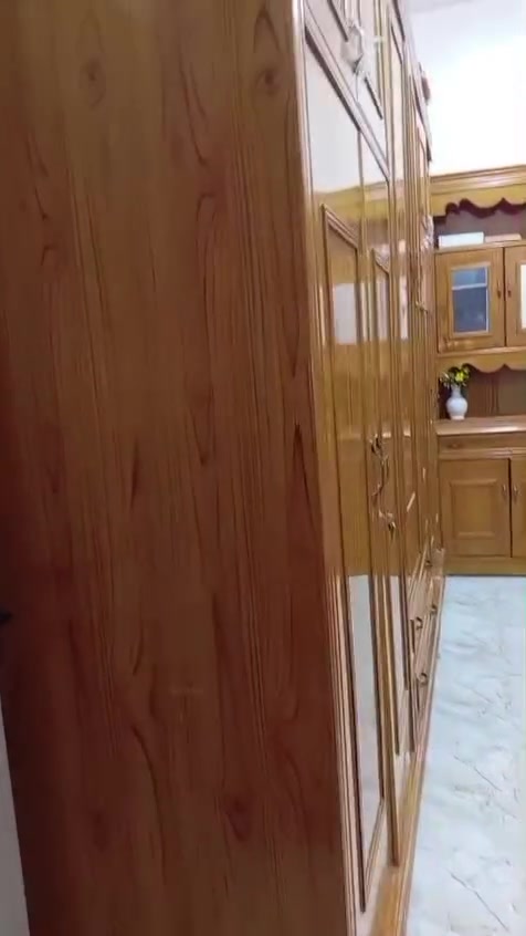 غرفه خشب حطاطه للبيع الرمادي شارع اربعين ***********

