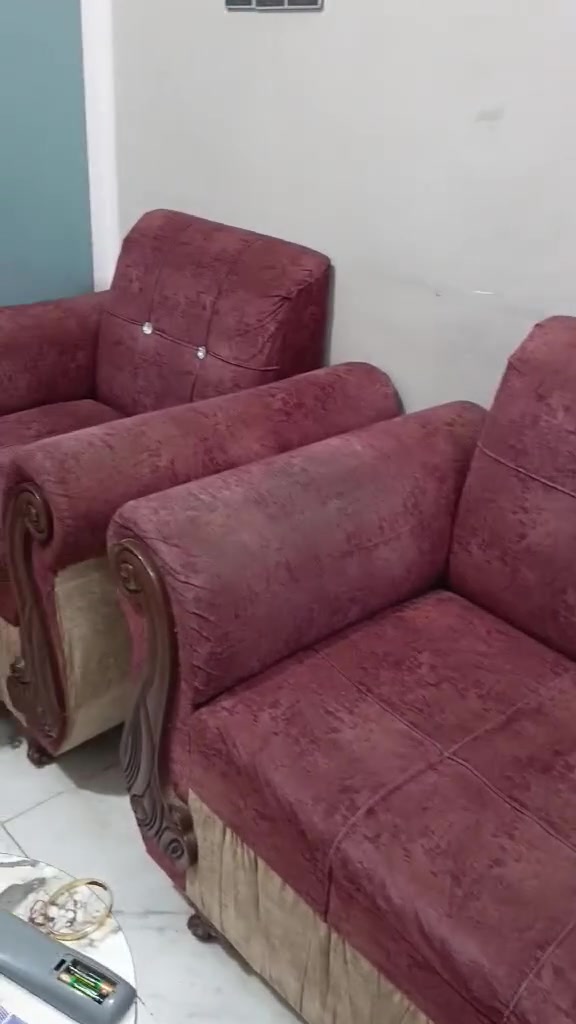 تخم قنفات للبيع نضيف كلش 5 قطع 10 مقاعد
 قفله 125 اتصال عالرقم فقط 

مكانهن بالحيانيه 
 الشراي اتصل لاتراسل  ***********
