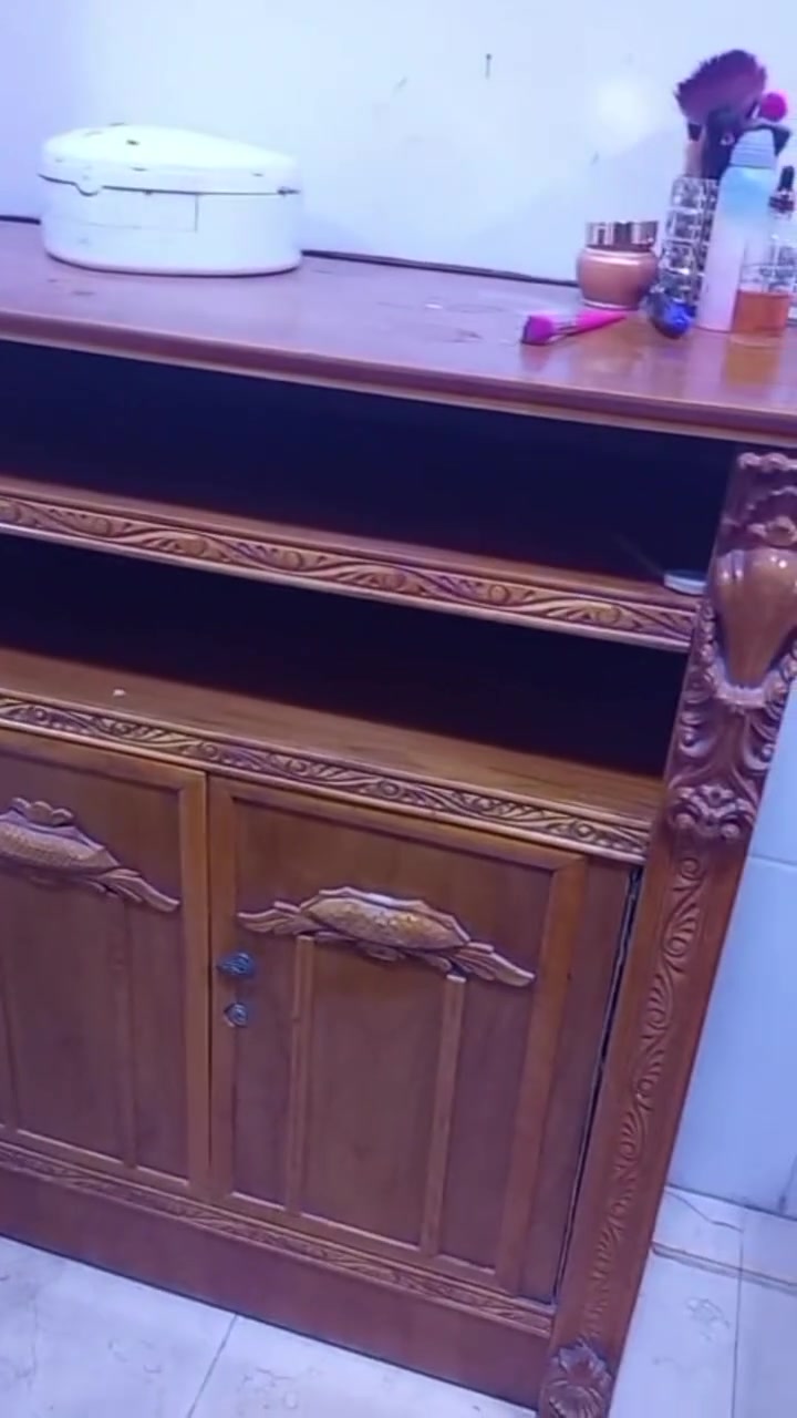 السلام عليكم عندي غرفه للبيع رايده 250 مكاني بغداد بل حبيبيه تواصل خاص ورقم ***********

