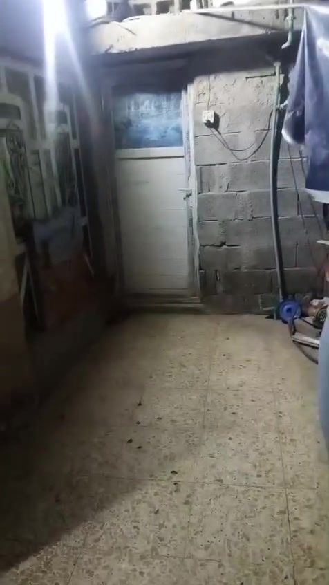 بيت للبيع 75متر بصف الركن شارع البزله قرب اسوق خالد رقم بي بس واتساب الحب يتوصل ويي المعلومات مكلف بلا نشر ***********
