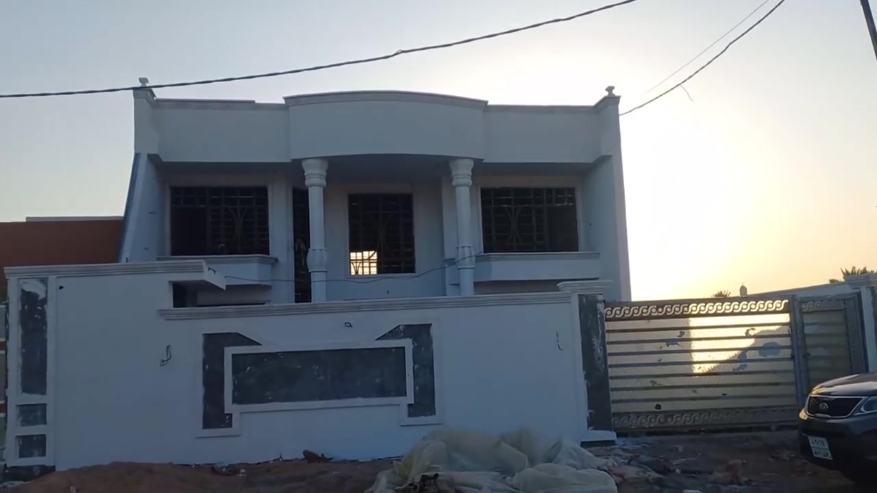 بيت للبيع مساحه : ٣١٢ونص 5غرف  نوم وحده 6x6وحده 5x5 وثلاث غرف 5x4 حولي كبير وصاله 9x4 وهول صغير  مطبخ 5x5 وفوك حولي كبير يصلح صالة جلوس وجوه هم حولي كبير يصلح صاله الجلوس 
وحمامات ٢ مع تواليت فوك وجوه وتوليت وحمام خارجي 
 بيت يراده بياض وكاشي وجام وبقيه الكهربايات (نقاط)
ماء ومجاري تسيس كهرباء كامل 
مختصر يرادله ٢٠و٢٥ مليون يله يكمل بناء درجه اولى
العنوان تقاطع النهروان خلف المجزره 
للستفسار ***********
@

