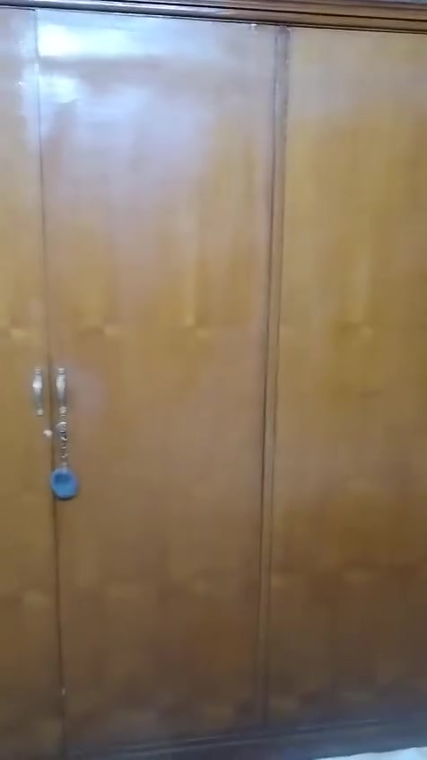 السلام عليكم ورحمة الله وبركاته غرفة اخشاب صاج تزكام درجه اولى وكف عليها نجار يشوف نجارتها كلش نظيفه موديل المسرح سعرها 500 وبيها مجال للطيبين للاستفسار اتصل ***********
