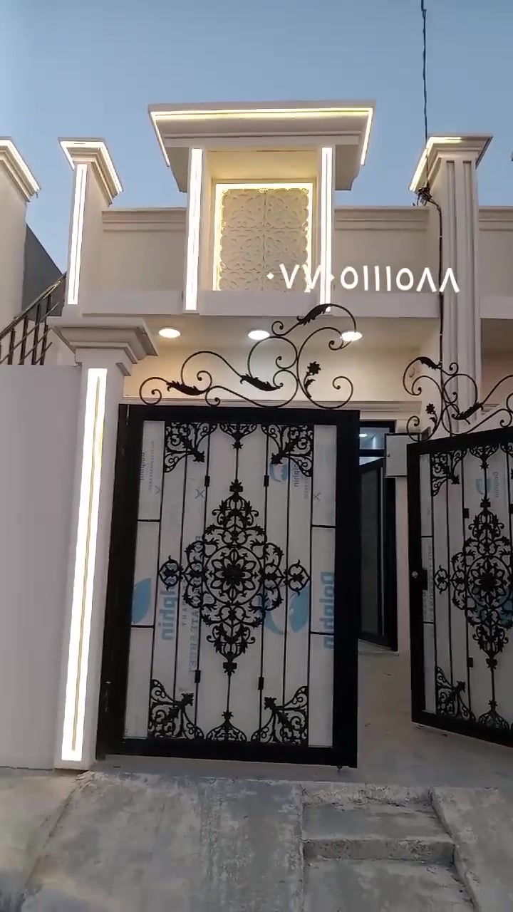 سلام عليكم دار زراعي ١٠٠متر للبيع حي بدر فرع مول حسين قريب على ماركت المعتز واجهه ملكي ودكت مركزي وسقف مغربي السعر ٤٨ مليون وبيه مجال للاستفسار ***********
