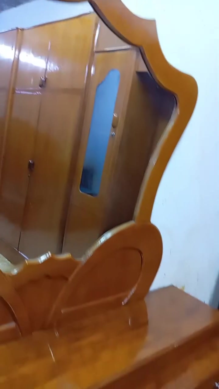 مكلف بلنشر غرفه تسكام نجاره صاج داخل وخارج ظهر جرجوبه درجه اولى سته طابقين للبيع للاستفسار الاتصال على الرقم ***********
