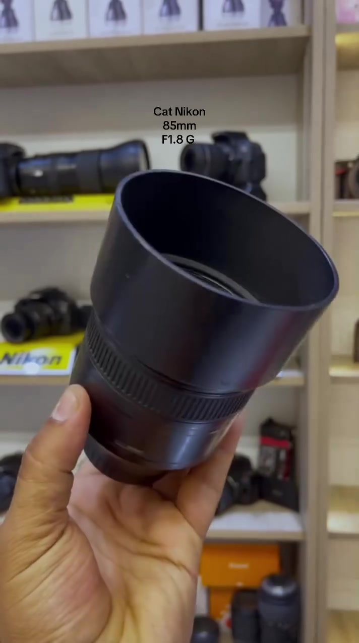 🔥 عدسة نيكون 85mm f/1.8G 🔥

عدسة البورتريه اللي تعطيك عزل قوي وخلفية ناعمة وتفاصيل حادة 👌📸
مناسبة جداً للـ Portrait – المناسبات – التصوير الخارجي

✅ فتحة واسعة F/1.8
✅ عزل خلفية مميز
✅ حدة وتفاصيل عالية
✅ مناسبة لكاميرات Nikon DSLR

📍 متوفرة لدى شركة التاج للكاميرات
🚚 توصيل لجميع محافظات العراق
📞 ***********

#نيكون #Nikon #85mm #Nikon85mm #عدسات #كاميرات #التاج_للكاميرات #تصوير #Portrait #IraqPhotography
