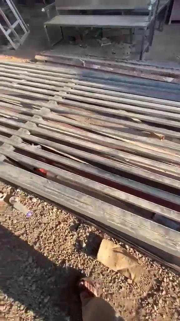 📢 قطعة إعلان للبيع
🔹 الطول: 7 متر
🔹 العرض: 1.50 متر
🔹 البليت: أصلي شخاط ثخين
🔹 الحالة: جديدة، بدون كسر أو طعج

💰 السعر: 300 ألف وبيه مجال

📍 الموقع: صلاح الدين – الضلوعية
📞 للتواصل: ***********
