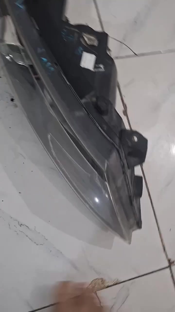 عندي مازدا الجهة اليمنى مال اوبتيما مضلع للبيع مال حاوية نظافتها ١٠٠% السعر ٩٠ الف وبيها مجال قليل الاتصال *********** واتساب المكان بابل المحاويل تحضر وتشوفها بنفسك جديدة .توصيل ماكو .وشكرا

