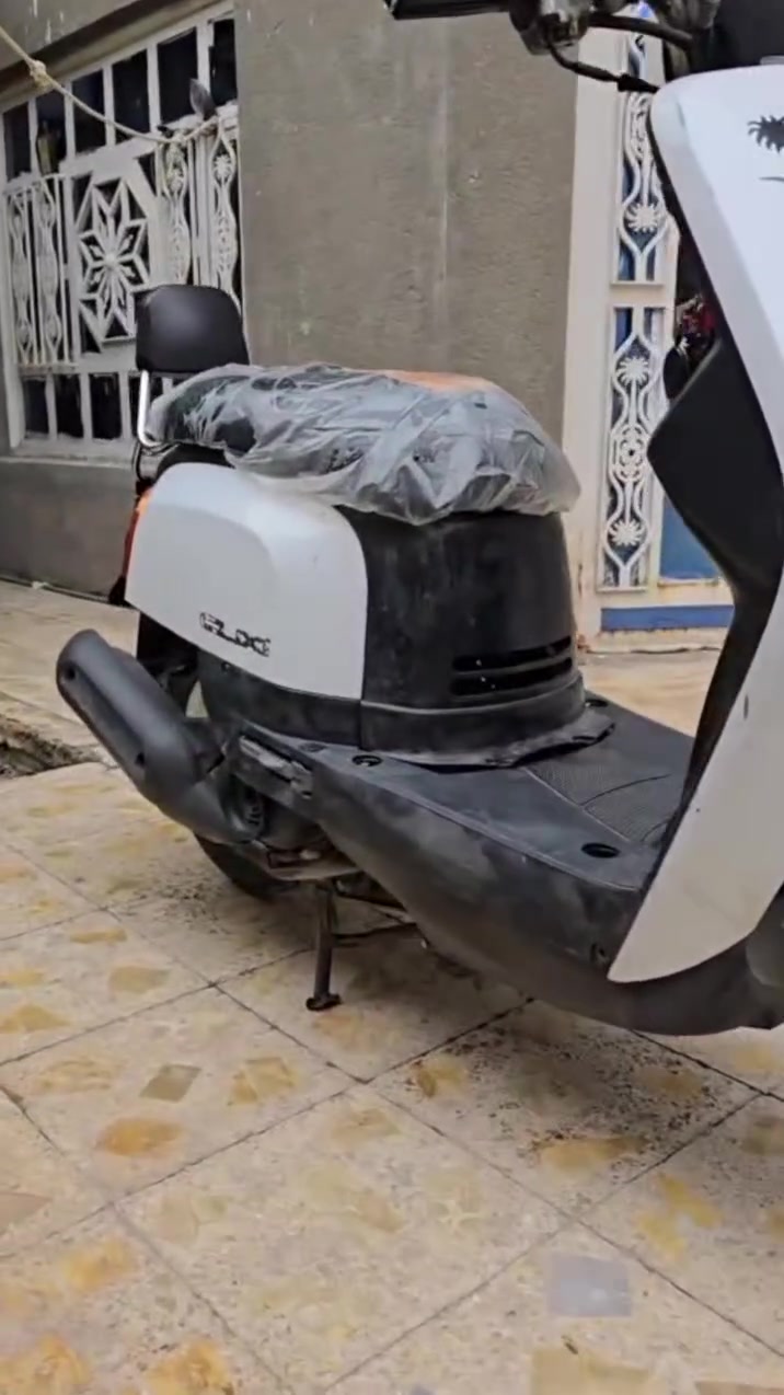 السلام عليكم ماكس بوليسي اللبيع دراجه ما مفتوحه شرط وين ما يعجبك تفحص كهربائات سلف جاهزه من كلشي مكاني ناصريه مركز  السعر 700 /***********
