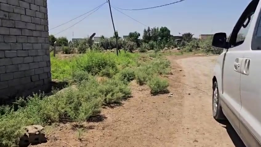السلام عليكم كاع زراعية للبيع خلف طاقة الكهرباء قريبة على طريق الزوار 500م عن طريق الزوار المساحة 500م مربعة شارعها 10م مسيجة يتوفر كافة الخدمات ماء كهرباء مولدة قريب عليها العنوان ديوانيه قريبه الخدمي الجديد خلف الطاقه قريبه على نزل السامي   السعر 10بيه مجال *********** اتصال عل رقم
