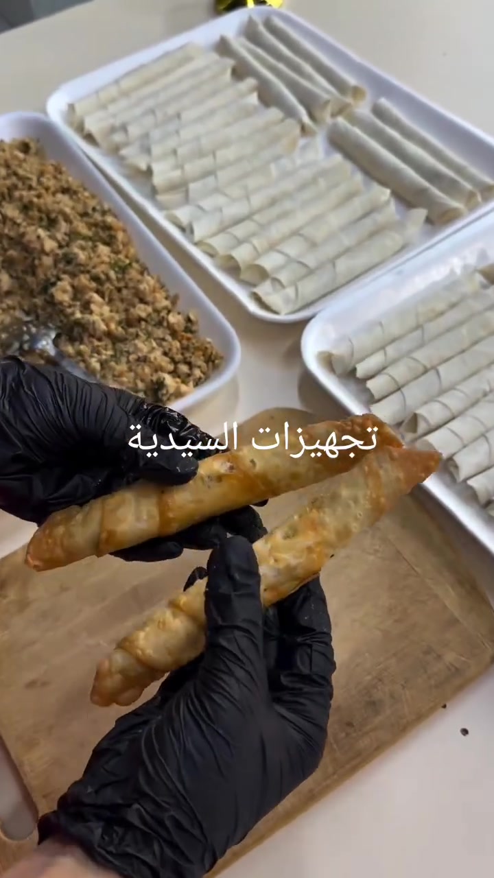 البورك من تجهيزات السيدية غييير هشة وخفيفة كشر خفيف ومليانة حشو والطعم ولاروع لحم 🍖 أو دجاج 🐔 أو جبن 🧀 او خضار للحجز والاستفسار واتس ***********تجهيزات السيدية يوجد توصيل
