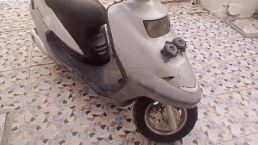 السلام عليكم عندي دراجه فضائي للبيع شغاله سلف هندر كهربائيات كلها كامله تخم تاير والكشر واضح كدامكم اوراق موجوده منفيس ماله موجود السعر 350 وبيها مجال المكان بغداد المشتل الرقم ***********
