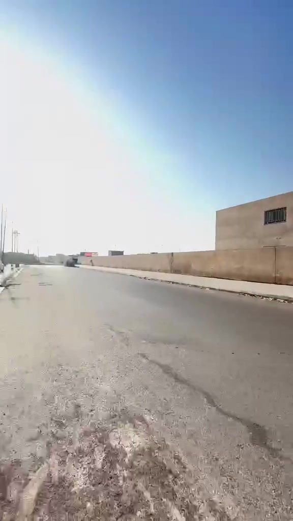 قطعه طابوا  ميتين متر مساحتها بلسفحه الاولى شارع لسكلات كبال لمدارس بيها بتلو كامل  ***********
