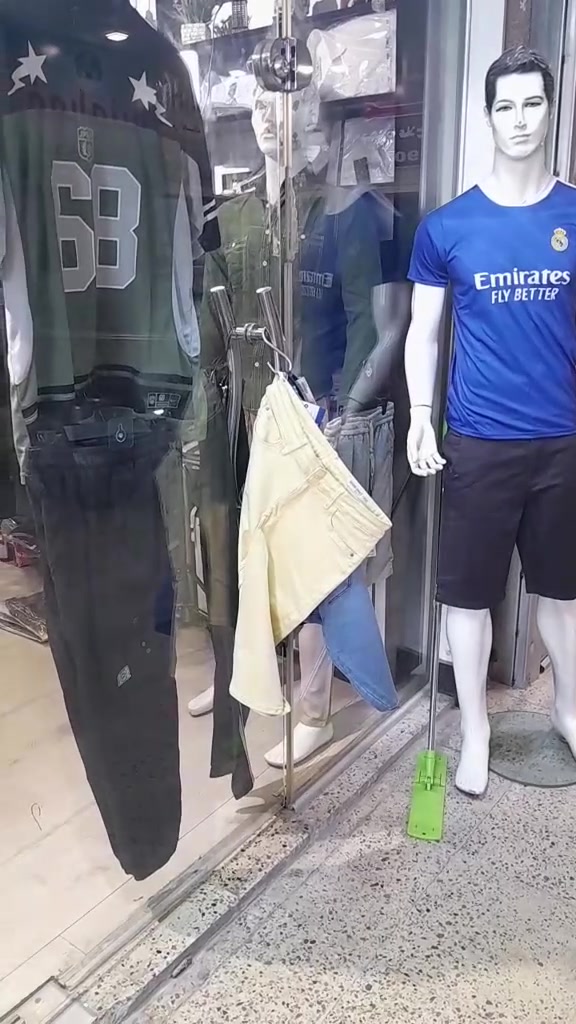 بغداد حي الجامعة قرب ابو طلال 2 
مجمع فارس 
FASHION 66
***********
توصيل الجامعة والعدل مجاني

