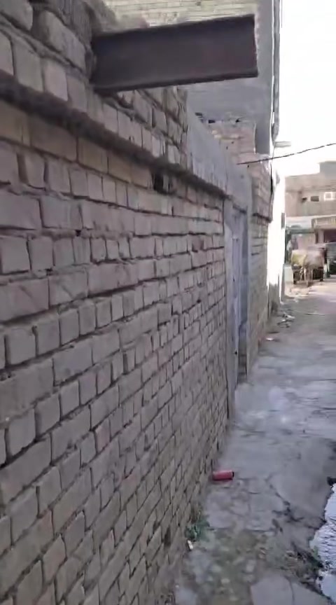 بيت درجه اولى طابقين مساحه ٩٨ بكانه دربونه مال سيد قاسم شبر بناء حديث وتووب بسعر ٥٥ مليون ***********
