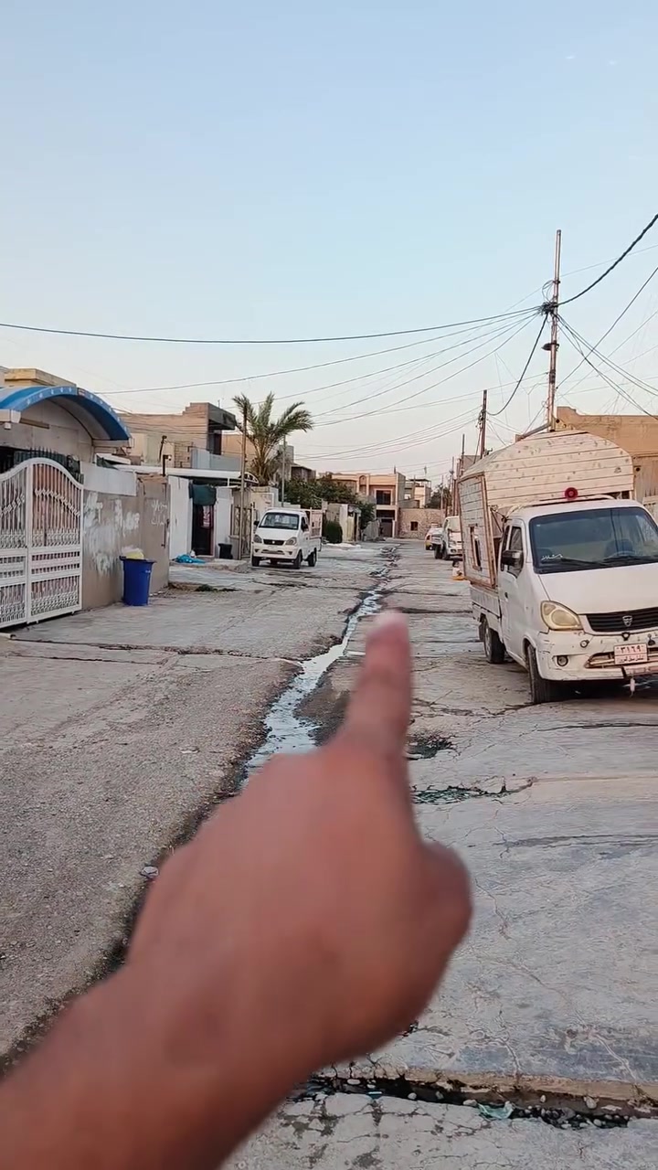 السلام عليكم بيت للبيع حي الوحده مساحه البيت 200 متر خدمات كامل تبليط راح الفرع
اني مكلف بل نشر السعر يم صاحب البيت 
              ‏‪***********‬‏
