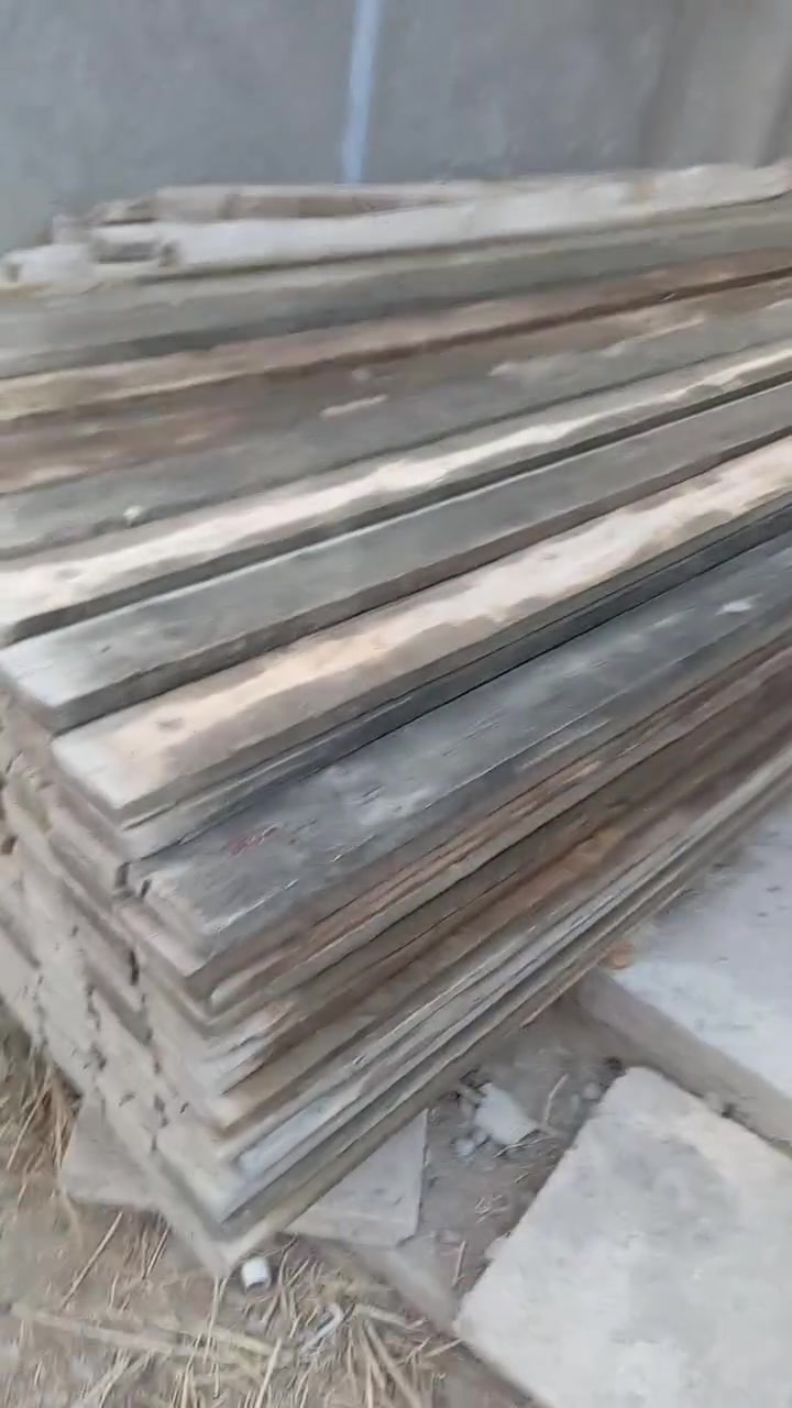 لوح ٤ متر للبيع بس شغلتين مشتغل السعر ب ٥٠٠ المكعب مكاني حله ***********
