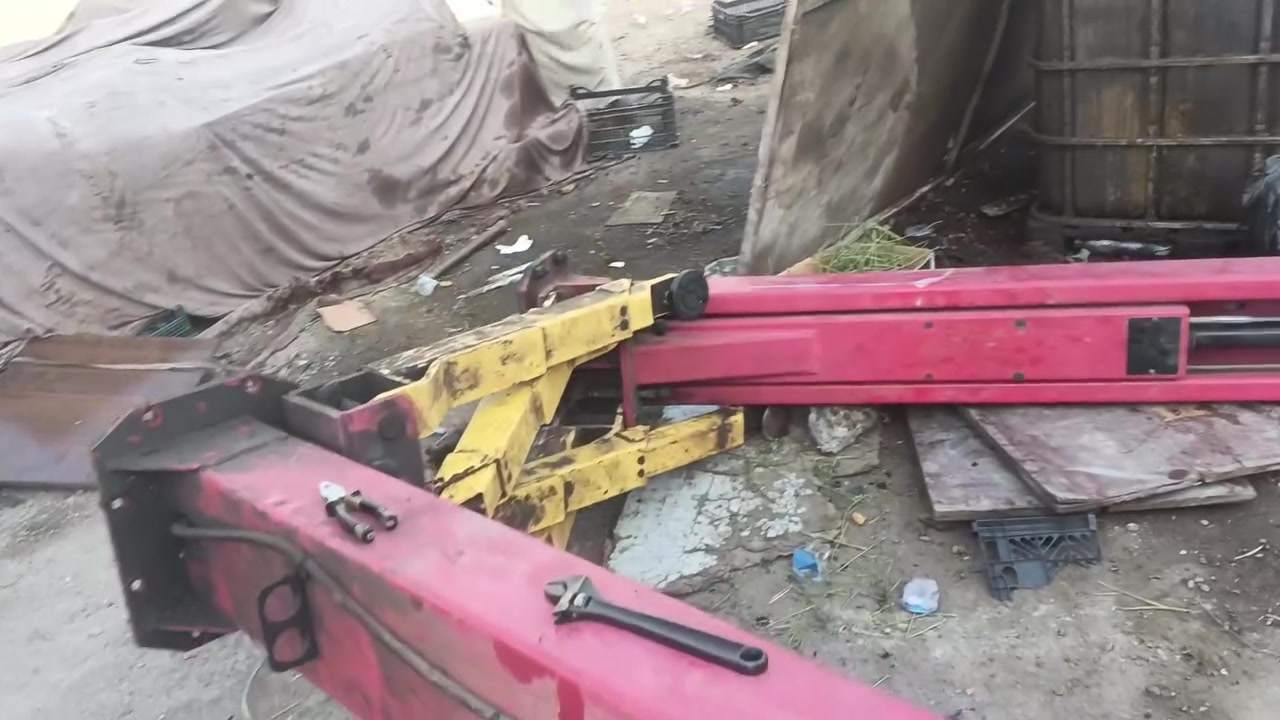 جك مقصي للبيع الارتفاع 3 متر 
نقص كم شغله بي ابيعه على هاي الحطه عنواني بغداد البلديات 
***********
