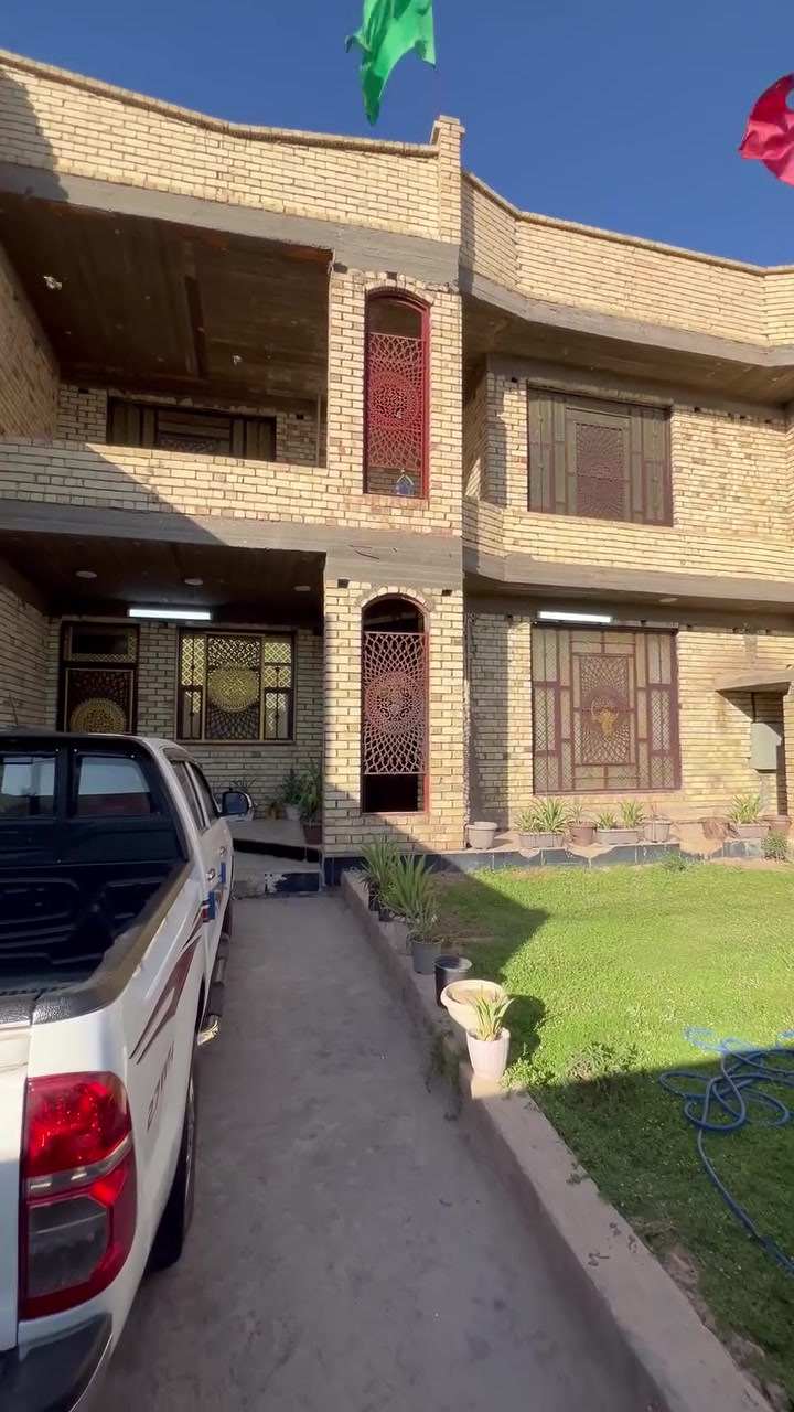 دار للبيع مساحتة 300 متر 
📍الحفريه - حي الخنساء 
للاستفسار ***********
