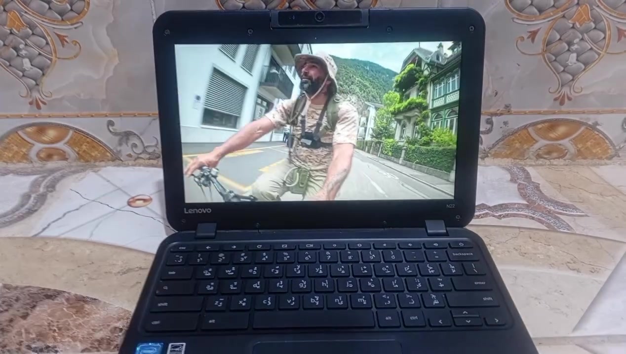 السلام عليكم 
لابتوب لينوفو جهاز نضيف وبطارية جيدة 
ما مستخدم هواي صوت ستيريو بي منفذ HD 
نضام كورم سعرة 50 الف مكاني البصرة رقم ***********
الخاص مفتوح وهذا رقمي واتساب
