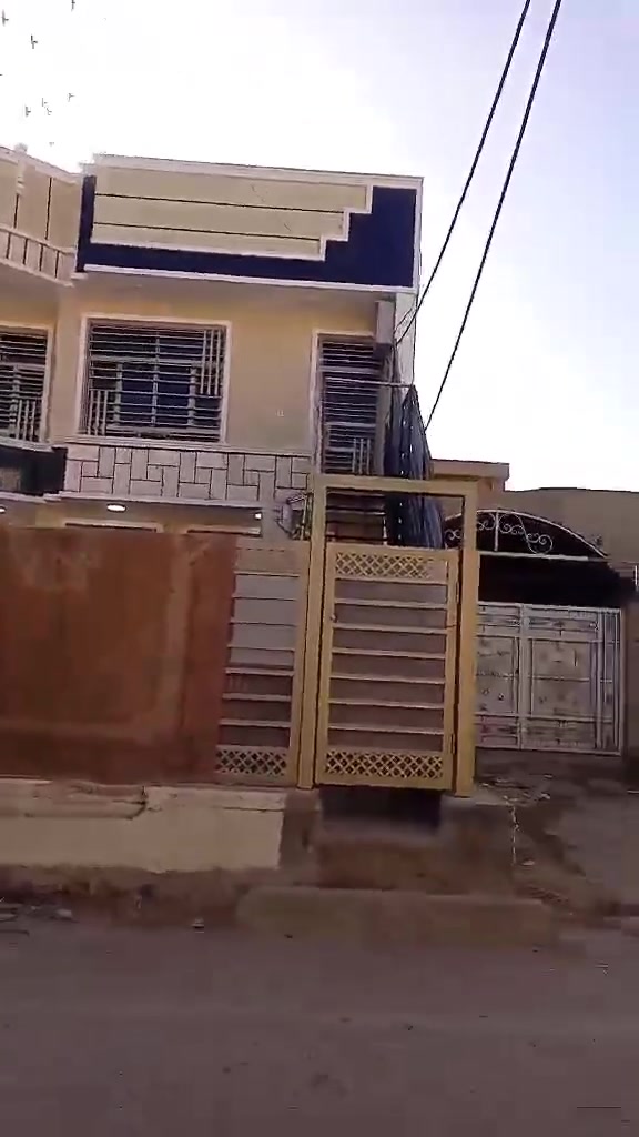 السلام عليكم بيت للايجار غرفه إستقبال هول مطبخ الشرطه الخامسه شارع الدعم اللوجستي نظيف جدآ معزول تماما ماطور تانكي كيزر ارظيه بورسلين ***********
